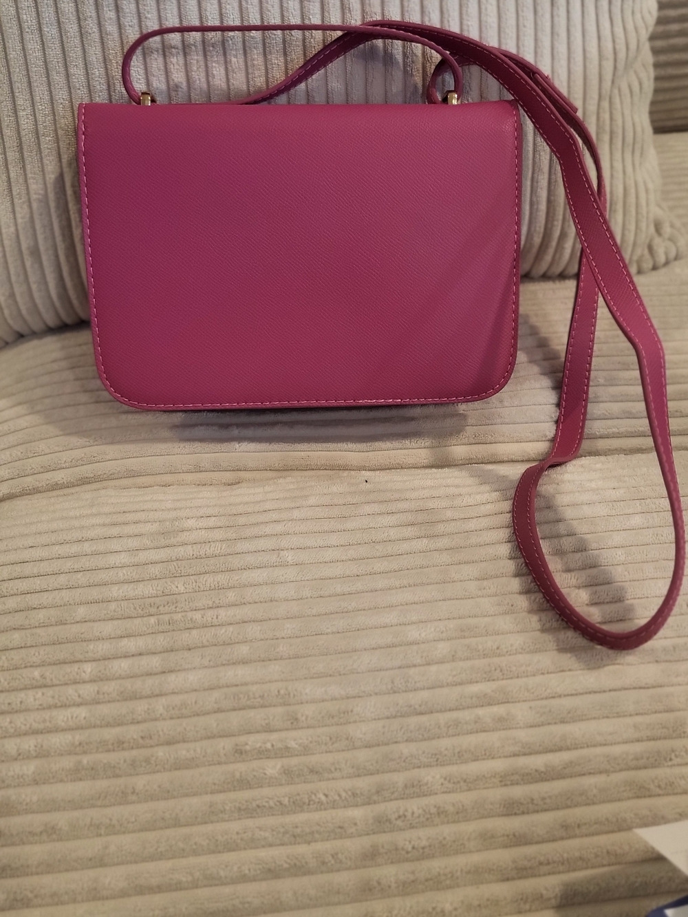 Ifykyk.   Magenta Crossbody Shoulder Bag - Sleek Everyday Style